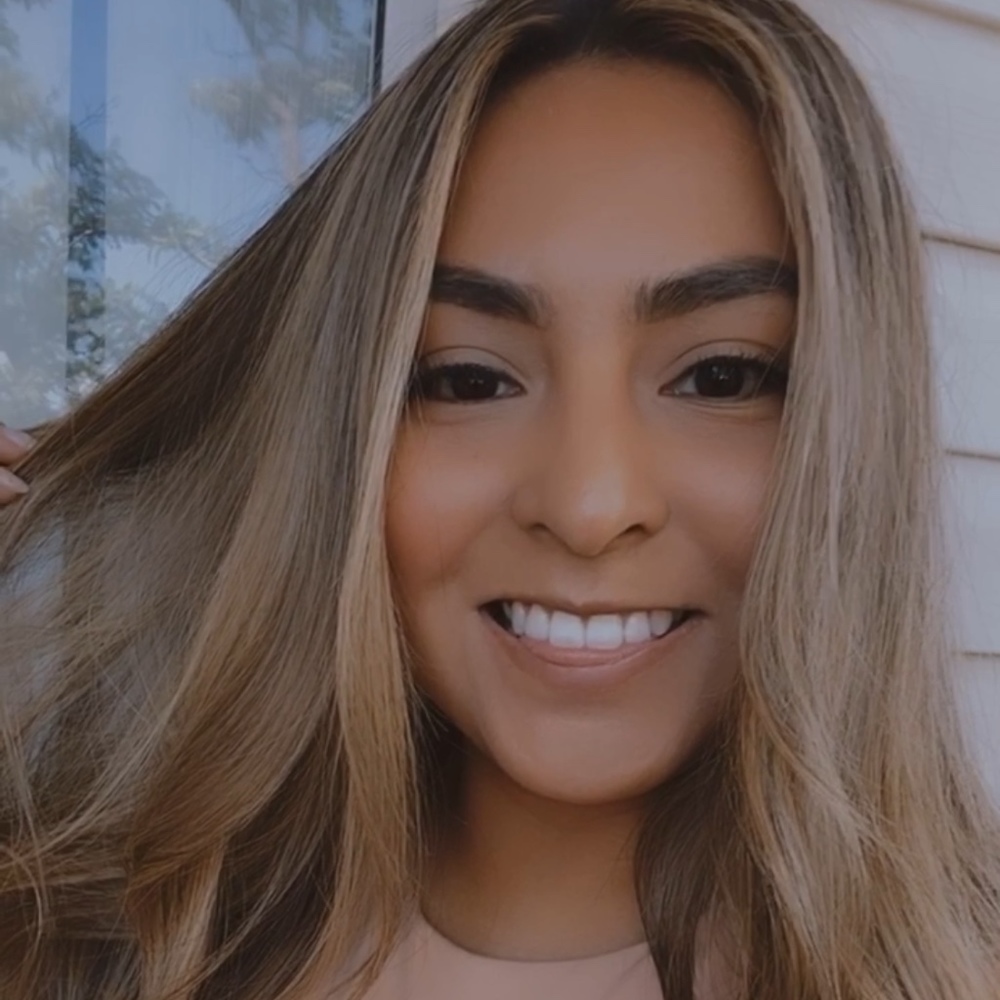 Meet your Posher, Zaira
